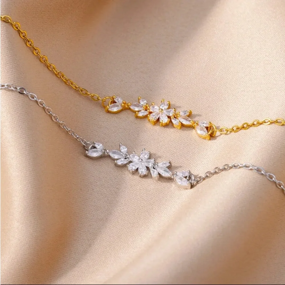 Sterling Silver Cubic Zirconia Floral Bracelet